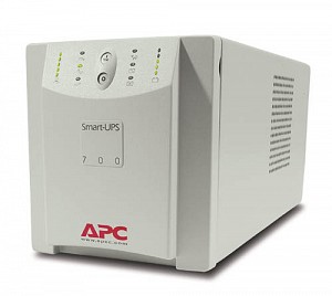 APC Smart-UPS 700VA w/Auto Select In V 120V/230V In 120V Out